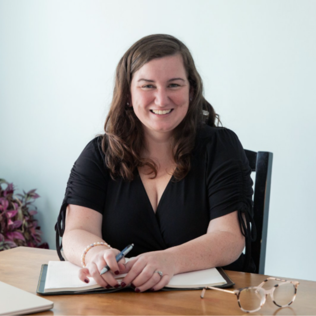 Nikki Ronan headshot